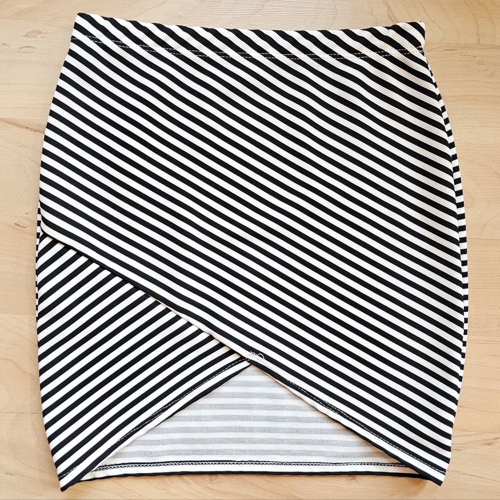 Silhouette nyc Skirt Tulip Hem